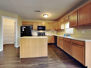 4704 Ashfield Dr in Noblesville, IN - Building Photo - Building Photo