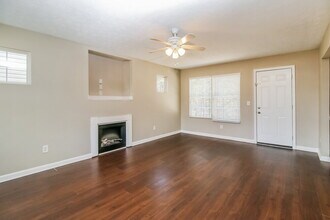 130 Chandler Fields Dr in Covington, GA - Foto de edificio - Building Photo