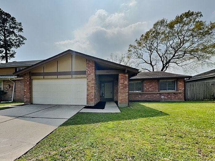 23615 Verngate Dr in Spring, TX - Building Photo