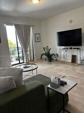 8395 SW 73rd Ave in Miami, FL - Building Photo - Building Photo