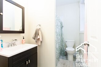 915 W Waveland Ave, Unit 1 in Chicago, IL - Building Photo - Building Photo