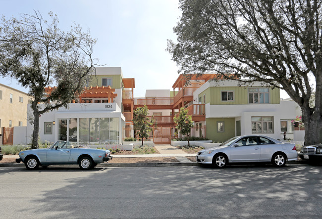 Fame Apartments in Santa Monica, CA - Foto de edificio - Building Photo