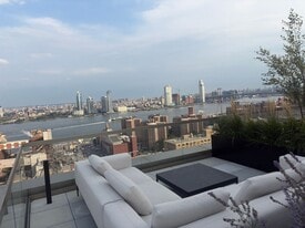 644 E 14th St in New York, NY - Building Photo