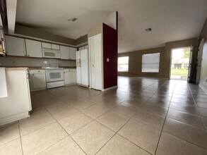 723 Dromedary Dr in Kissimmee, FL - Building Photo - Building Photo