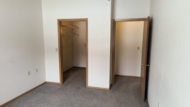 201 Pilgrim St in Saint Clair, MN - Building Photo - Building Photo