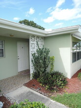 115 Lakes End Dr in Fort Pierce, FL - Building Photo - Building Photo