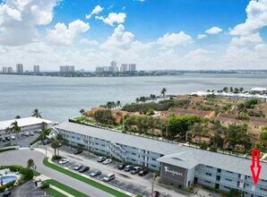 120 Lehane Ter, Unit 214 in North Palm Beach, FL - Building Photo - Building Photo