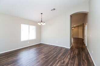 3275 W Sunshine Butte Dr in San Tan Valley, AZ - Foto de edificio - Building Photo