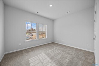 130 Stockholm Ln in Huntsville, AL - Building Photo - Building Photo