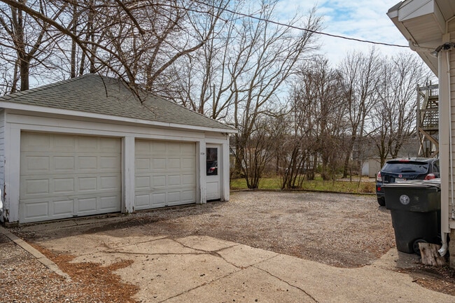 135 Cedar St in East Lansing, MI - Foto de edificio - Building Photo