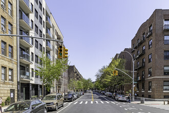 116 Seaman Avenue in New York, NY - Foto de edificio - Building Photo