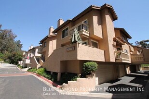 8268 Gilman Dr in San Diego, CA - Building Photo