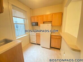 16 Queensberry St, Unit 11 in Boston, MA - Building Photo - Building Photo