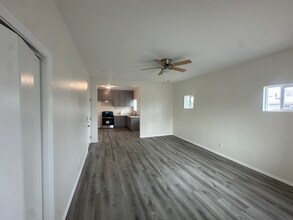 2715 1/2 Alsace Ave, Unit 2715 one half in Los Angeles, CA - Building Photo - Building Photo