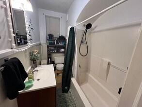 2128-2130 E 2nd St in Duluth, MN - Foto de edificio - Building Photo