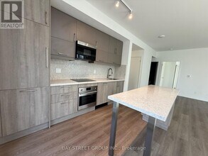 38 Simcoe Promenade in Markham, ON - Building Photo - Building Photo