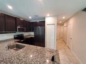 1085 NW 4th Ter in Florida City, FL - Building Photo - Building Photo