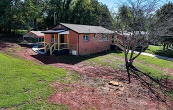 127 S Caldwell Ave in Newton, NC - Building Photo - Building Photo