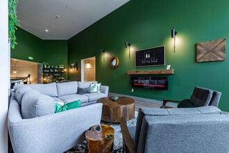 Ballard on the Park in Seattle, WA - Foto de edificio - Building Photo