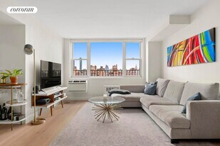 61 Jane St in New York, NY - Building Photo