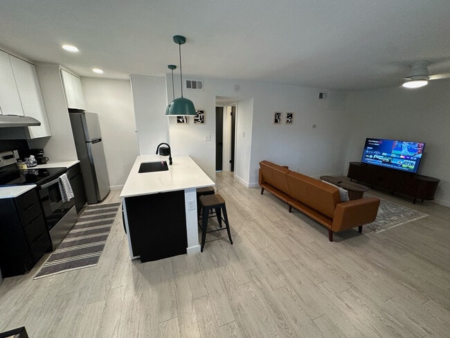 1317 Newning Ave, Unit SI ID1497887P in Austin, TX - Building Photo - Building Photo