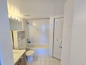 3690 N 56th Ave in Hollywood, FL - Foto de edificio - Building Photo