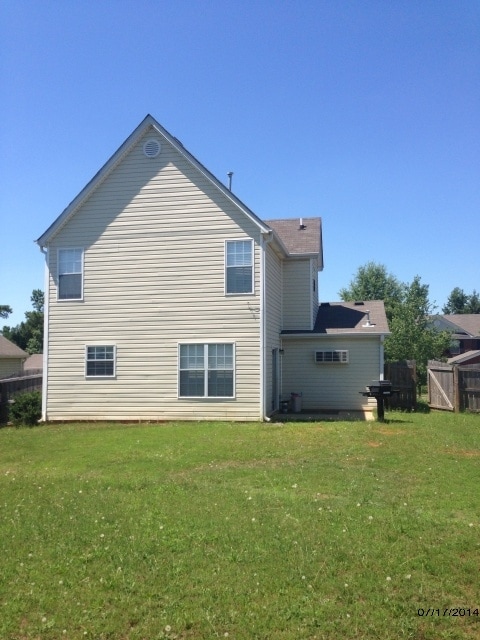 1925 Boatswain Dr in Hampton, GA - Building Photo - Building Photo