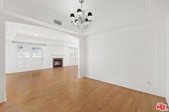 11723 Mayfield Ave, Unit 5 in Los Angeles, CA - Building Photo - Building Photo