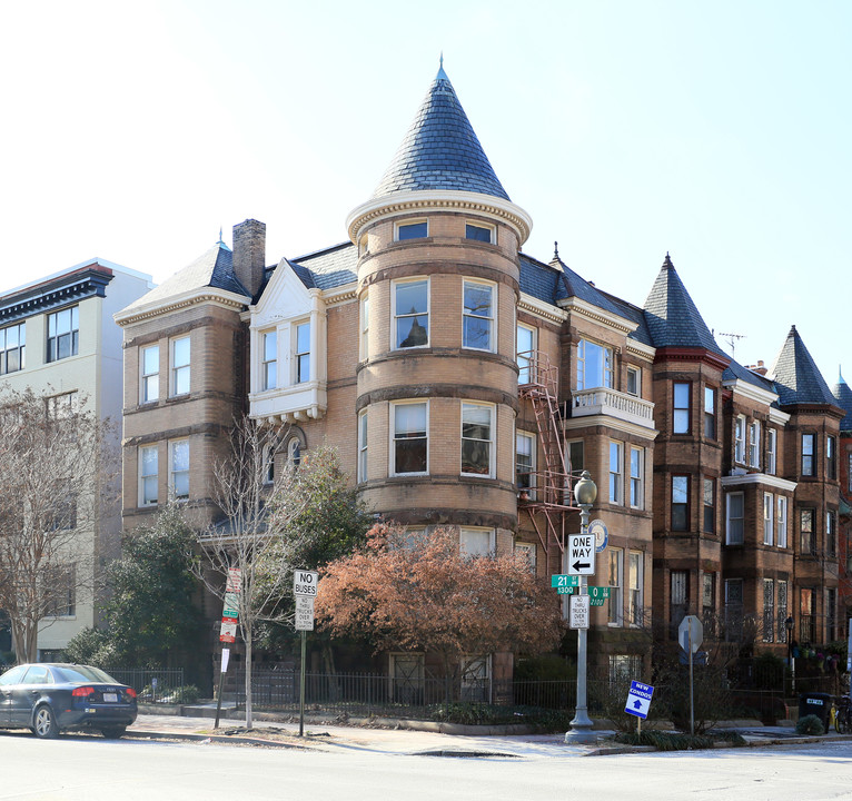 2102 O St NW in Washington, DC - Building Photo