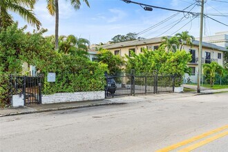 1460 NW 2nd St in Miami, FL - Building Photo - Building Photo