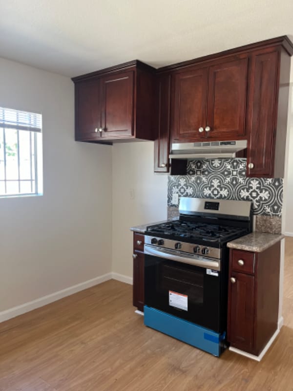 524 W 81st St in Los Angeles, CA - Building Photo - Building Photo