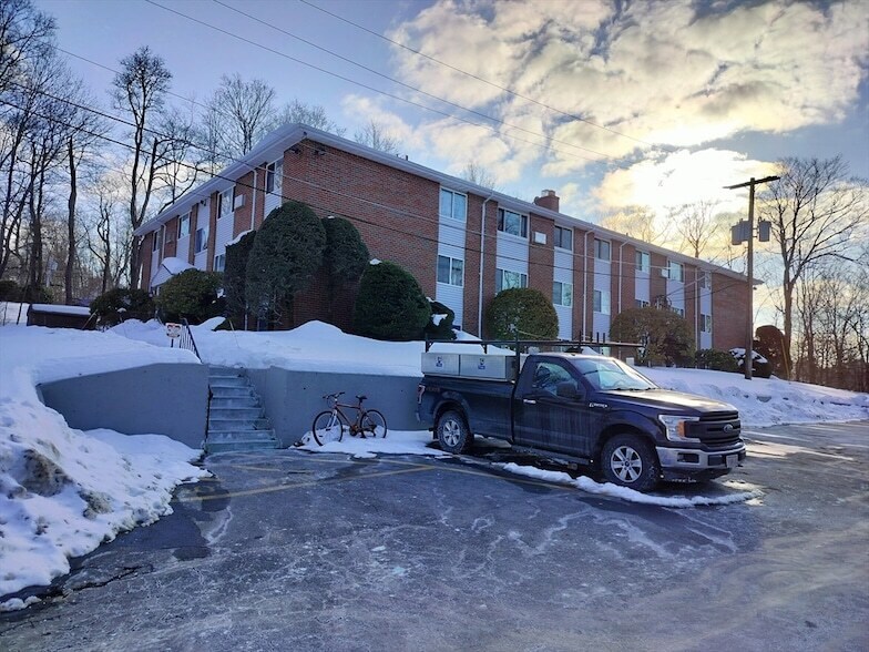 61 Fairmount St, Unit 6 in Marlborough, MA - Foto de edificio