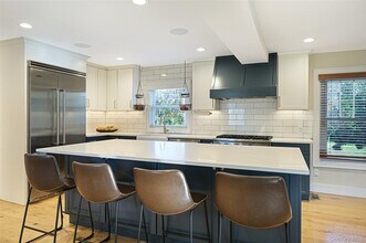 148 Montauk Hwy in Westhampton, NY - Building Photo - Building Photo