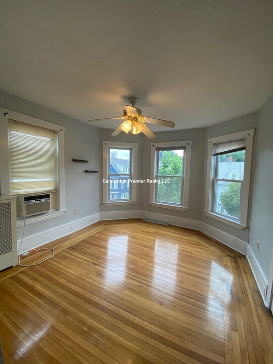 254 Western Ave in Cambridge, MA - Building Photo