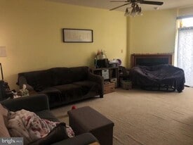 44232 Mossy Brook Square in Ashburn, VA - Building Photo