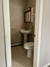 5 Maplewood Rd-Unit -2E in Huntington Station, NY - Building Photo - Building Photo