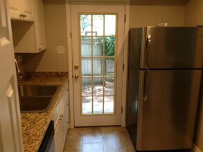 5004 N Hall St in Dallas, TX - Building Photo - Building Photo
