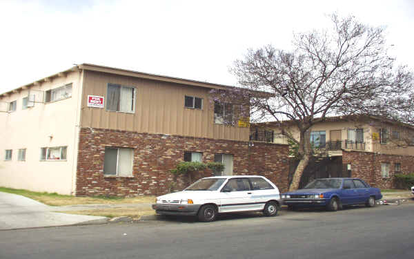 2435 E 14th St in Long Beach, CA - Building Photo - Building Photo