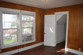 729 Clark Ct, Unit 2 in Madison, WI - Foto de edificio - Building Photo