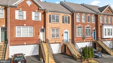 21753 Ladyslipper Sq in Ashburn, VA - Building Photo - Building Photo
