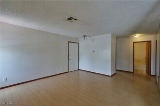 6625 W Tropicana Ave in Las Vegas, NV - Building Photo - Building Photo