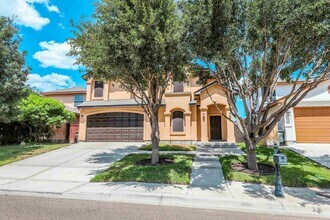 2306 Leo Reyes Ct in Laredo, TX - Building Photo - Building Photo