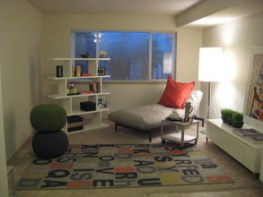 Ivy Ridge Apartments in Seattle, WA - Building Photo - Building Photo