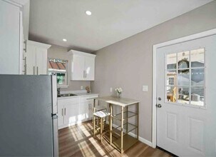 1006 Center St-Unit -2 in San Antonio, TX - Foto de edificio - Building Photo