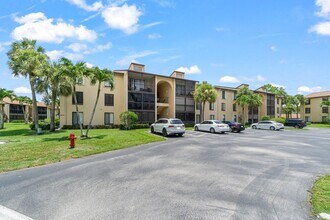 811 Sky Pine Way in Greenacres, FL - Building Photo - Building Photo