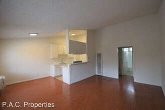 13846 Sherman Way in Los Angeles, CA - Building Photo - Building Photo