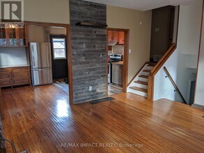 806 Stone St in Oshawa, ON - Building Photo - Building Photo