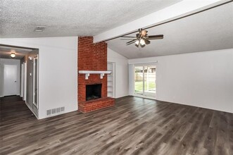 1818 El Paso St in Lewisville, TX - Building Photo - Building Photo