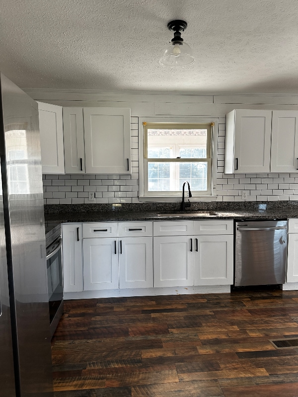 467 Russell Ridge Rd in Crossville, TN - Foto de edificio - Building Photo