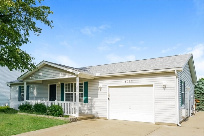 5029 Lee Rd in South Bloomfield, OH - Foto de edificio - Building Photo